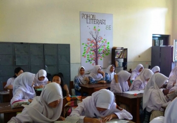 Belajar Bersama dengan Siswa-Siswi SMP V Yogyakarta