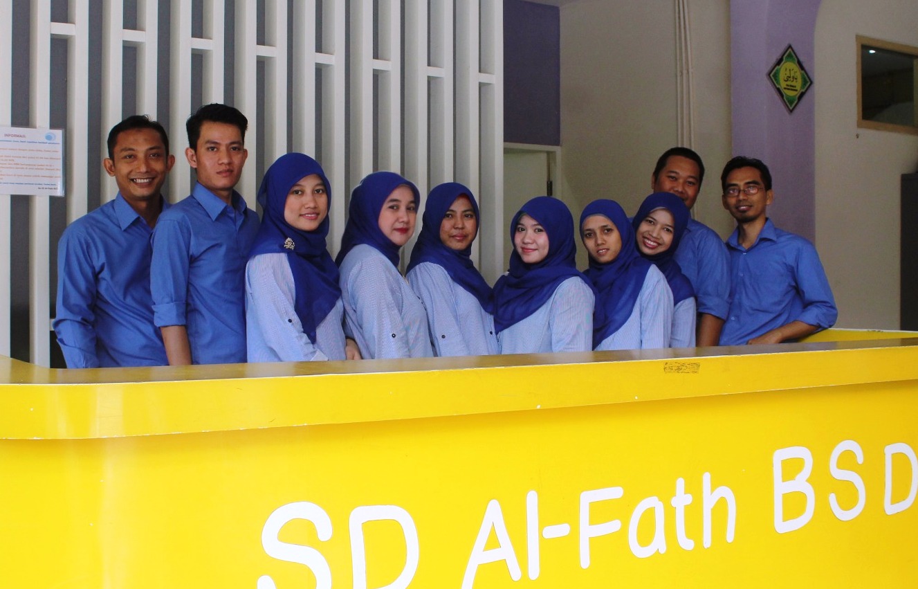 staff-adm-smp-sd-tk-al-fath-bsd